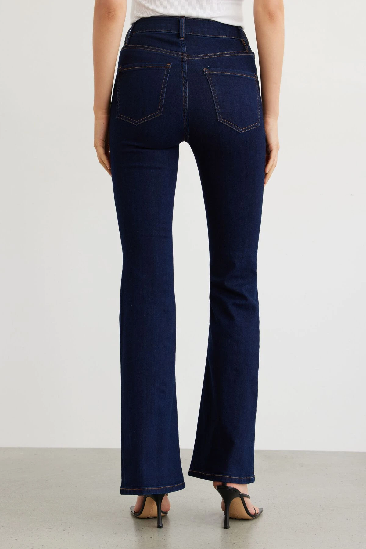 Dynamite Hailey Flared Jeans In Night Tide - Indigo Dark Blue - Image 3
