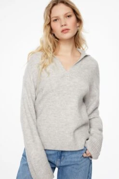 Dynamite V-Neck Polo Sweater In Light Grey