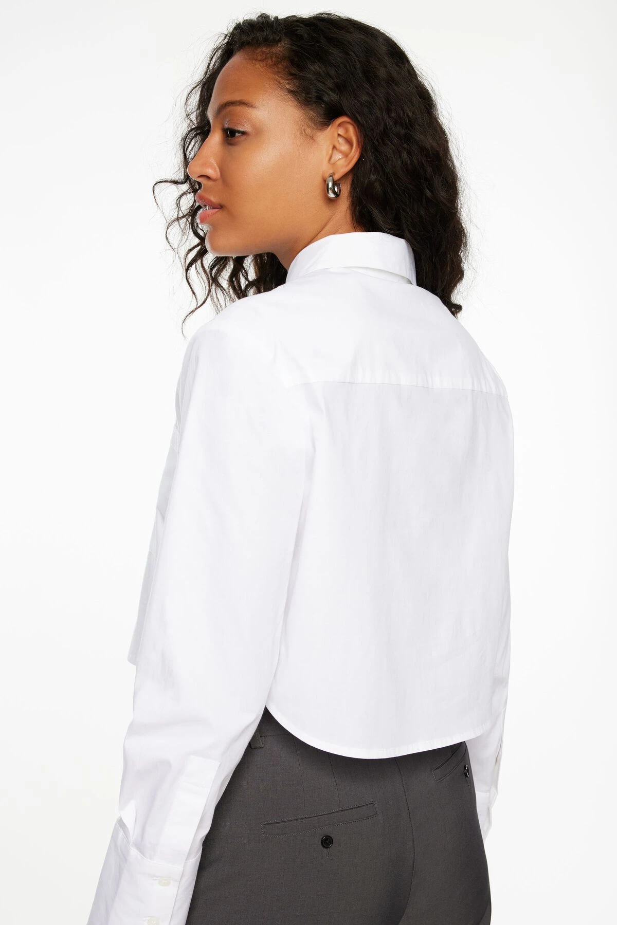 Dynamite Cropped Poplin Button Up Shirt In Optic White - Image 3