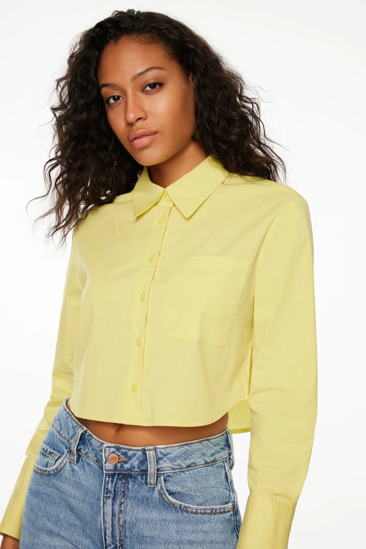 Dynamite Cropped Poplin Button Up Shirt In Endive Yellow