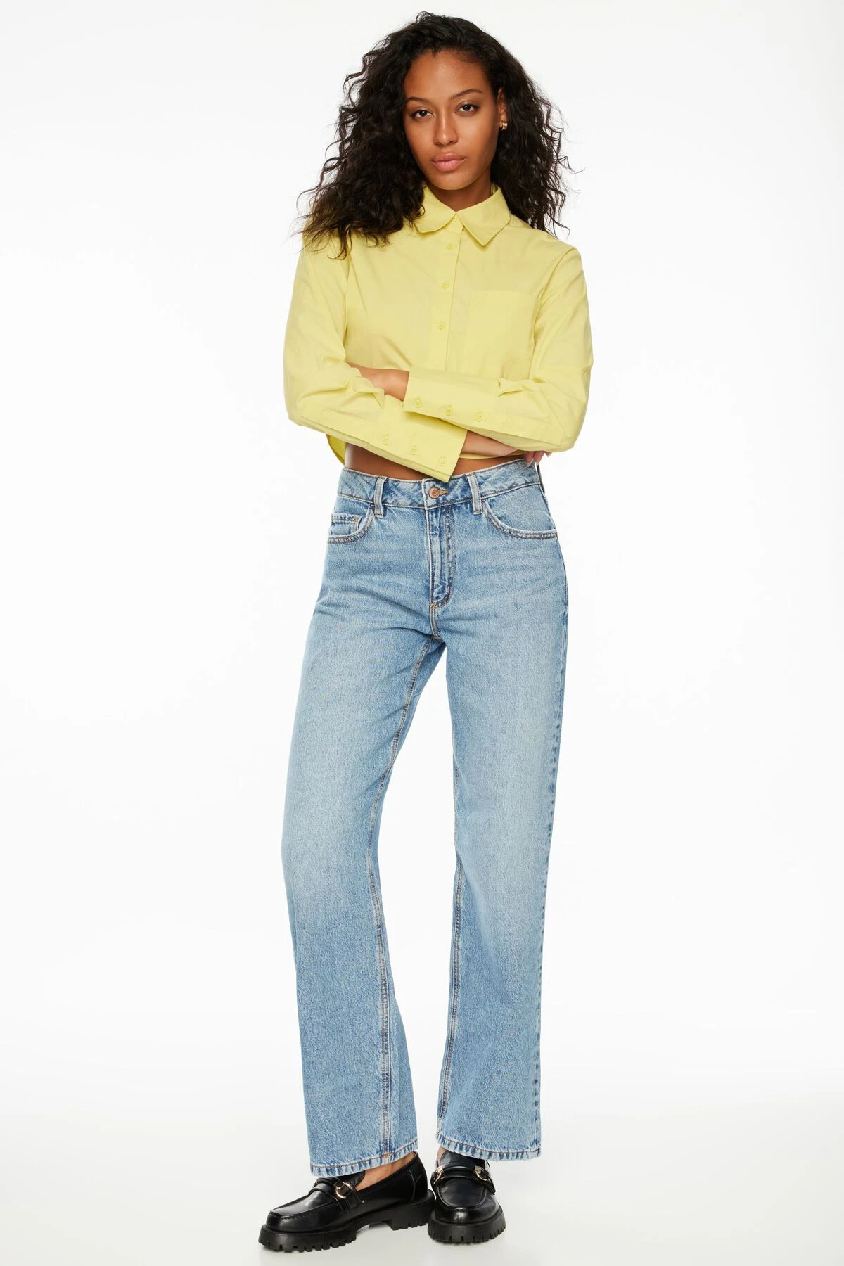 Dynamite Cropped Poplin Button Up Shirt In Endive Yellow - Image 2