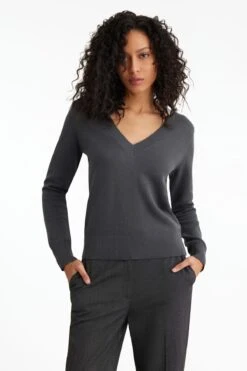 Dynamite Essentiæls | The Soft V-Neck Sweater In Urban Chic