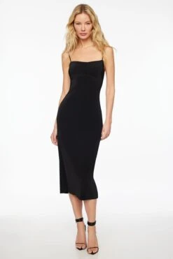 Dynamite Pleated Midi Dress In Jet Black