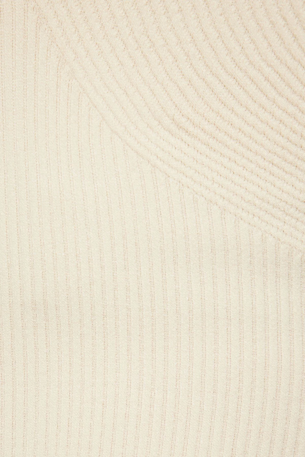 Dynamite Seamless V-Neck Bodysuit In Rainy Day Beige - Image 5