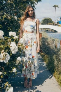 Dynamite Printed Poplin Maxi Skirt In White & Floral