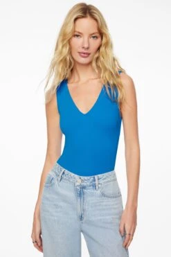 Dynamite Dojja Sculpt V-Neck Bodysuit In Skydiver Blue