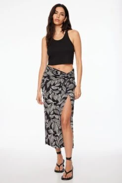 Dynamite Naia Satin Midi Skirt In Black & White Leaves