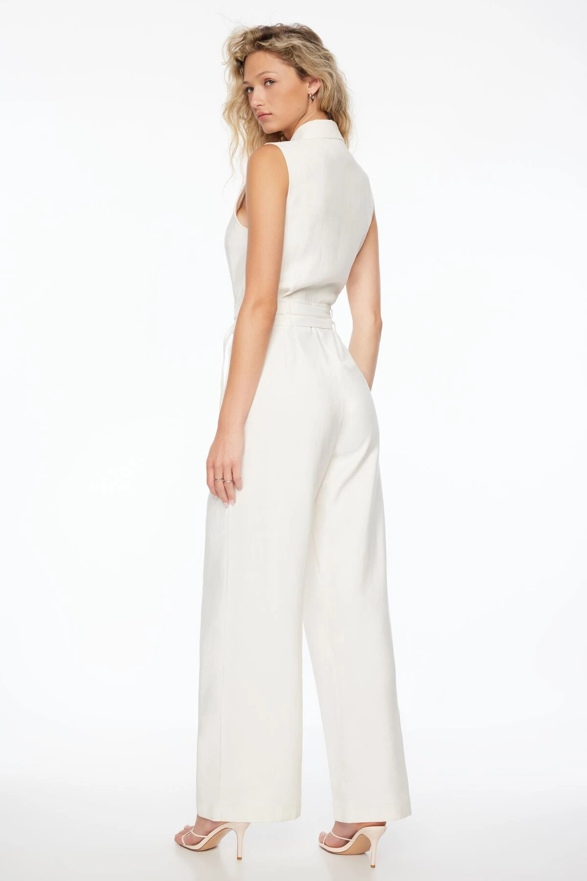 Dynamite Sleeveless Utility Jumpsuit With Belt In Sea Salt Beige - Image 5
