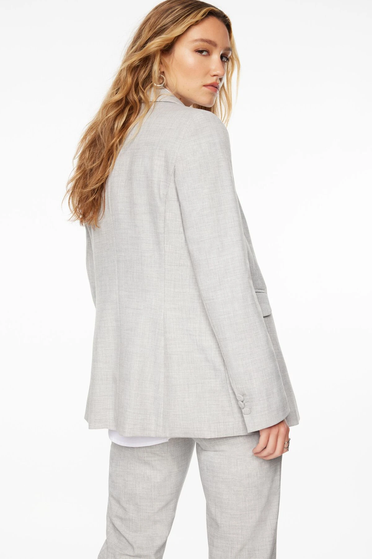 Dynamite One Button Cinched Blazer In Light Gray - Image 4