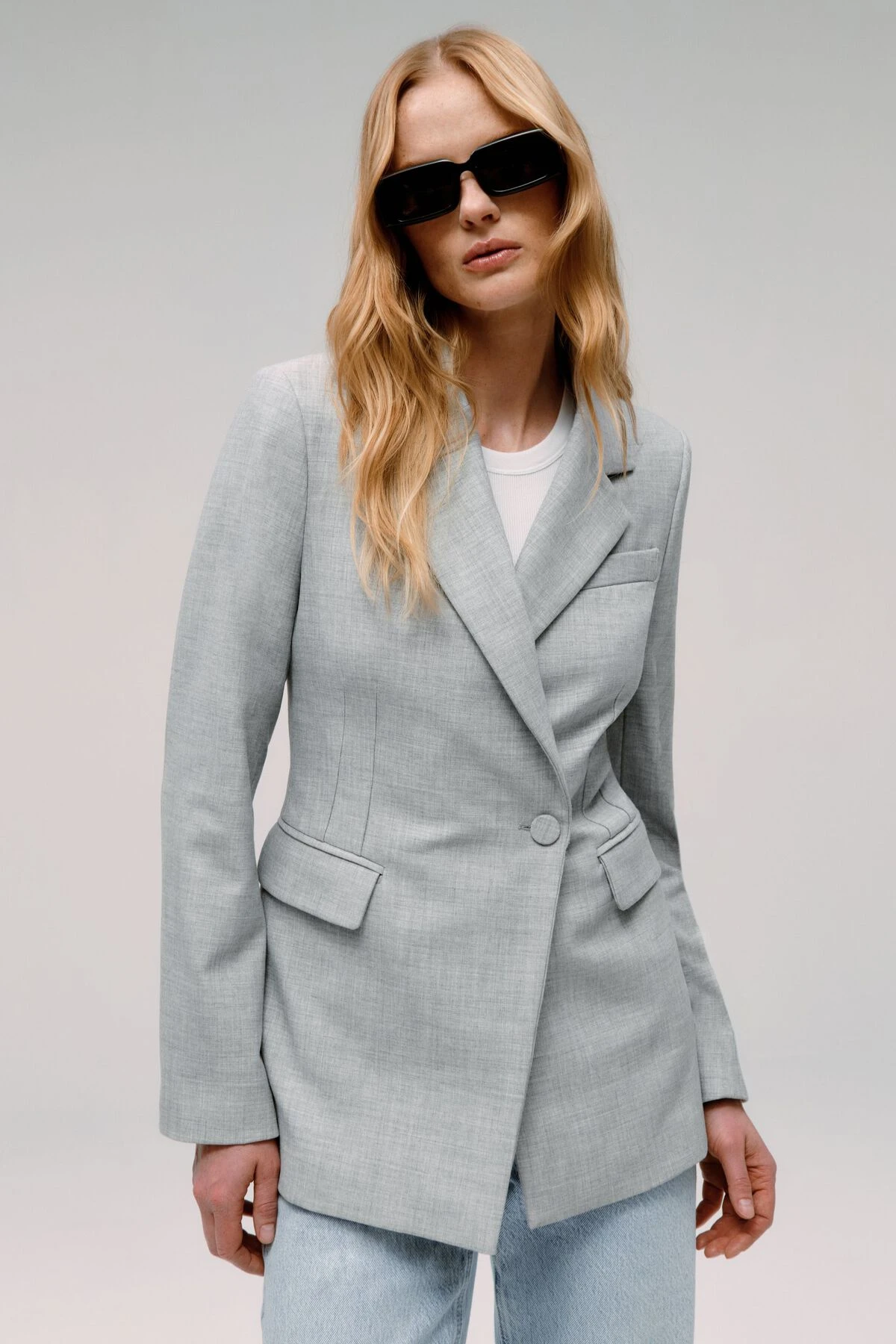 Dynamite One Button Cinched Blazer In Light Gray - Image 6