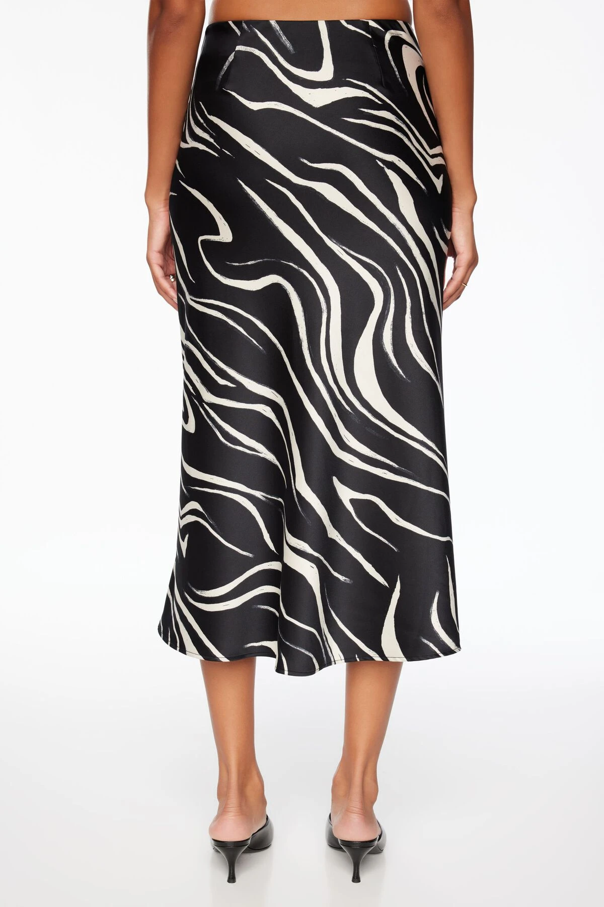 Dynamite Melody Satin Slip Midi Skirt In Black & Cream Wave - Image 4