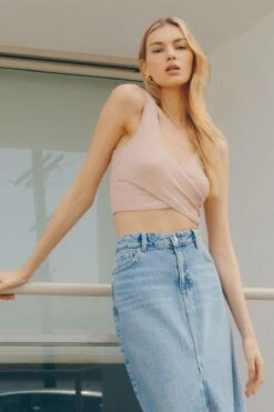 Dynamite Cross Over Tank Top In Rose Smoke Pink