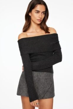 Dynamite Heavenlyarn™ Off Shoulder Yarn Sweater In Lead Grey Melange