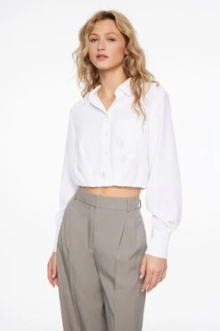 Dynamite Bailey Cropped Button Up Shirt In Bright White