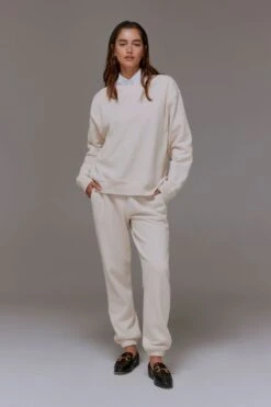 Dynamite Fleece Jogger Pants In Polished Pearl Beige