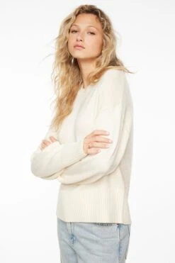Dynamite Long Sleeve Crew Neck Sweater In Rainy Day Beige