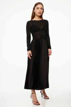 Dynamite Laure Pleated Maxi Skirt In Jet Black