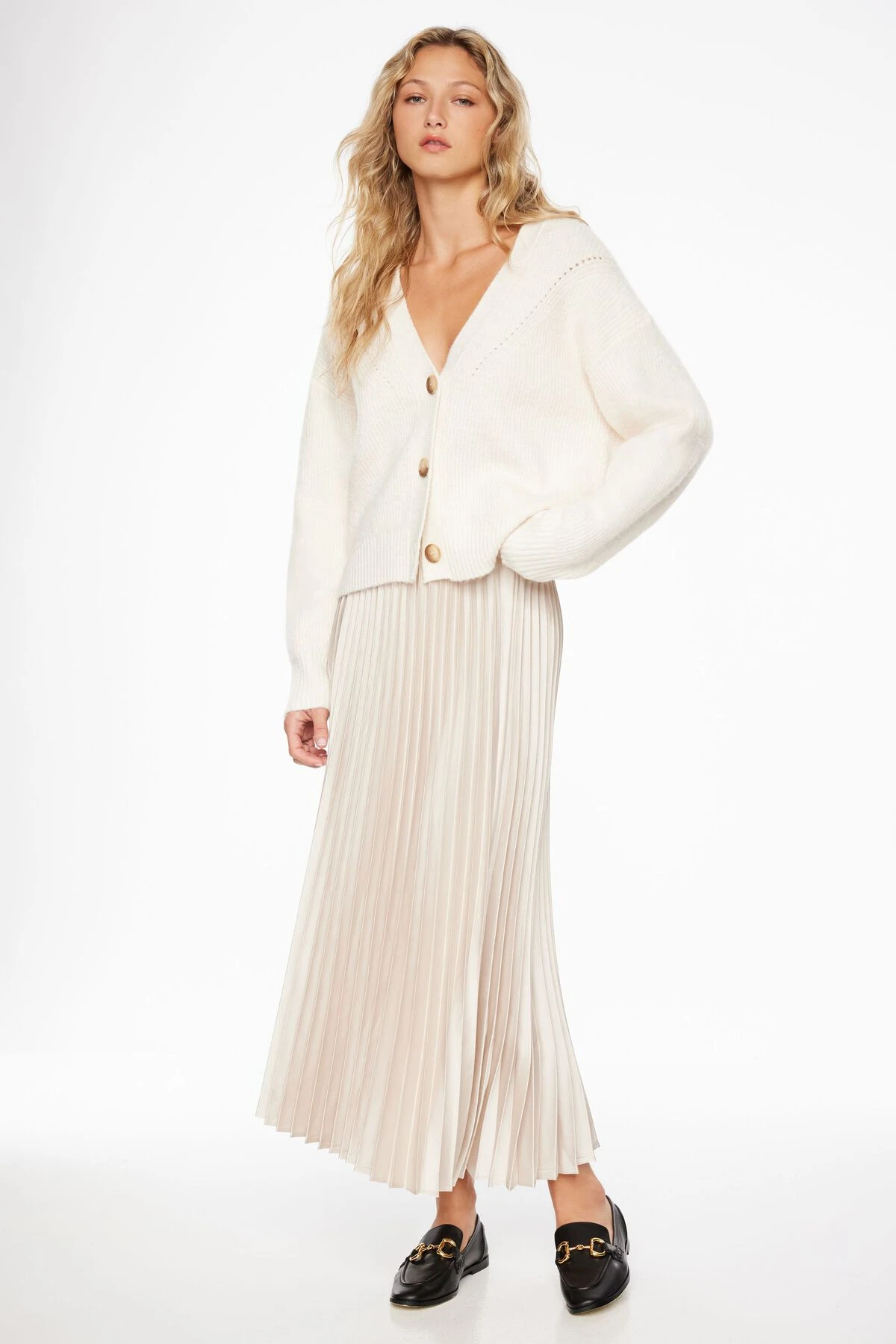 Dynamite Laure Pleated Maxi Skirt In Pebble Gray - Image 3