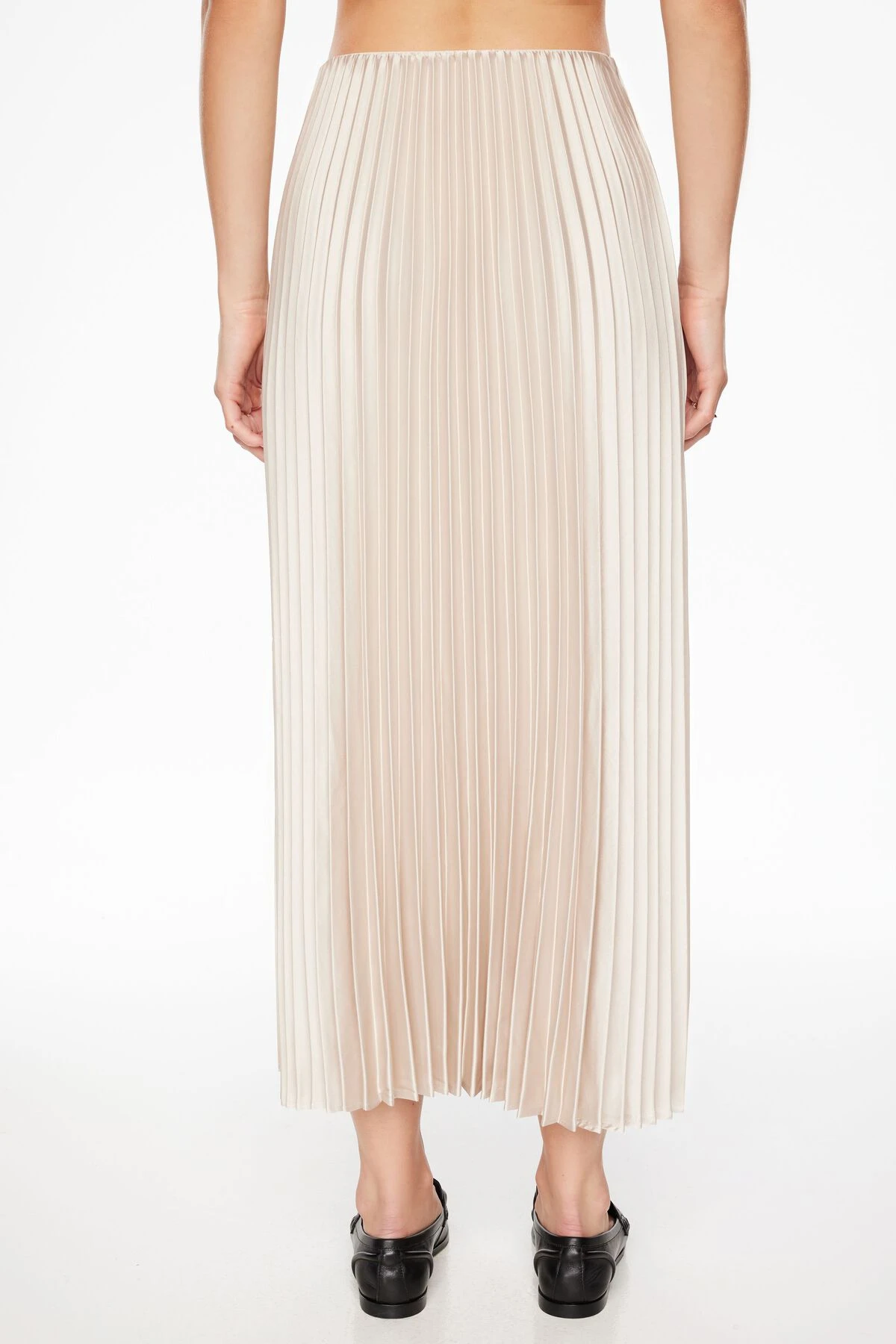 Dynamite Laure Pleated Maxi Skirt In Pebble Gray - Image 5