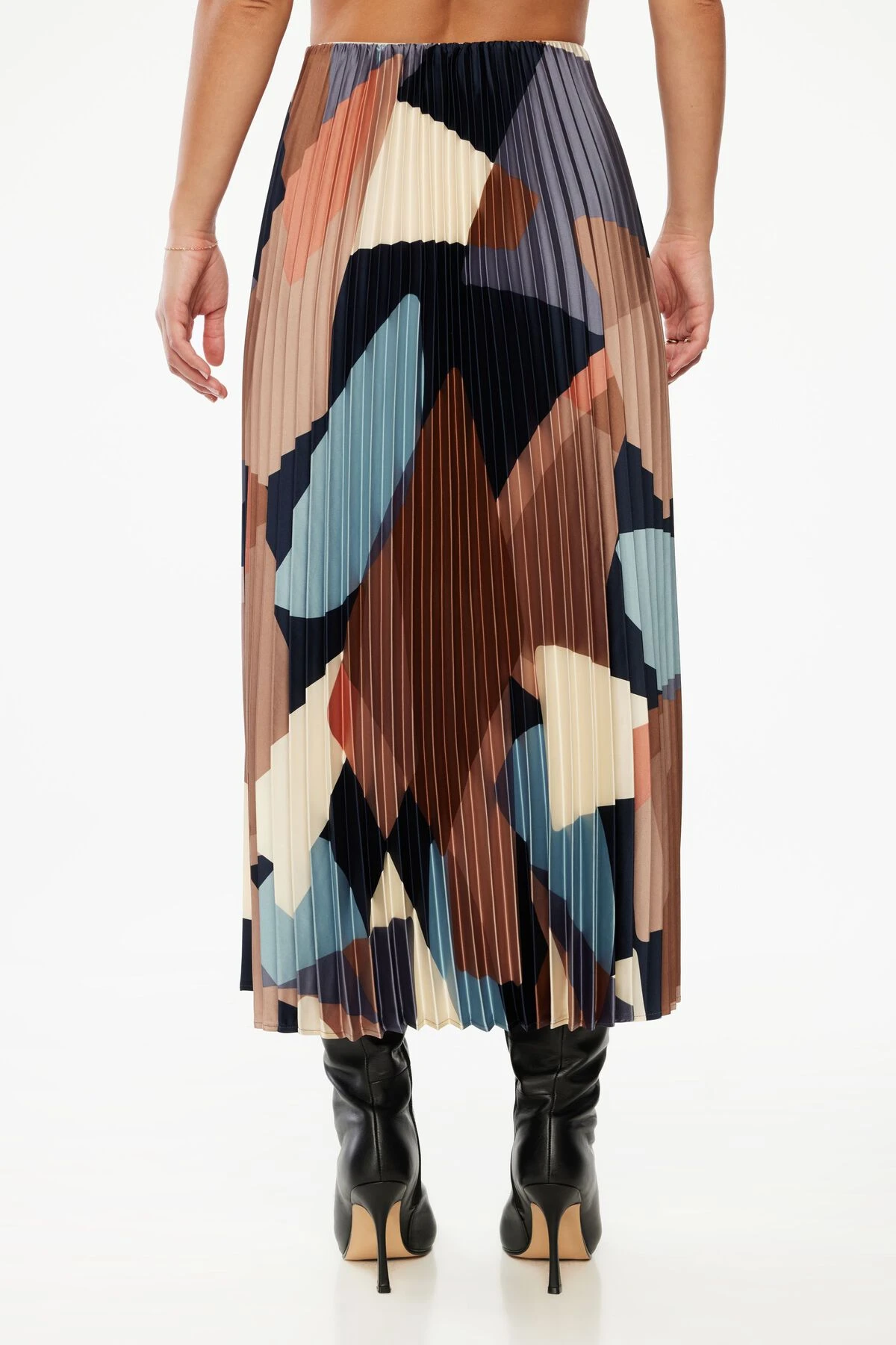 Dynamite Laure Pleated Maxi Skirt In Blue Abstract - Image 3