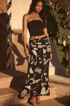 Dynamite Drop Waist Linen Ankle Maxi Skirt In Black/Cream Floral