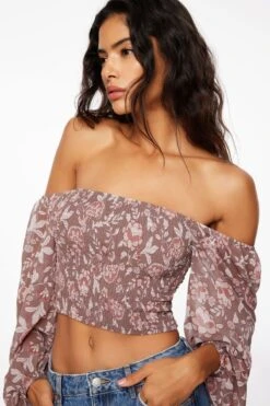 Dynamite Lisbet Long Sleeve Smocked Top In Taupe & Rose Floral