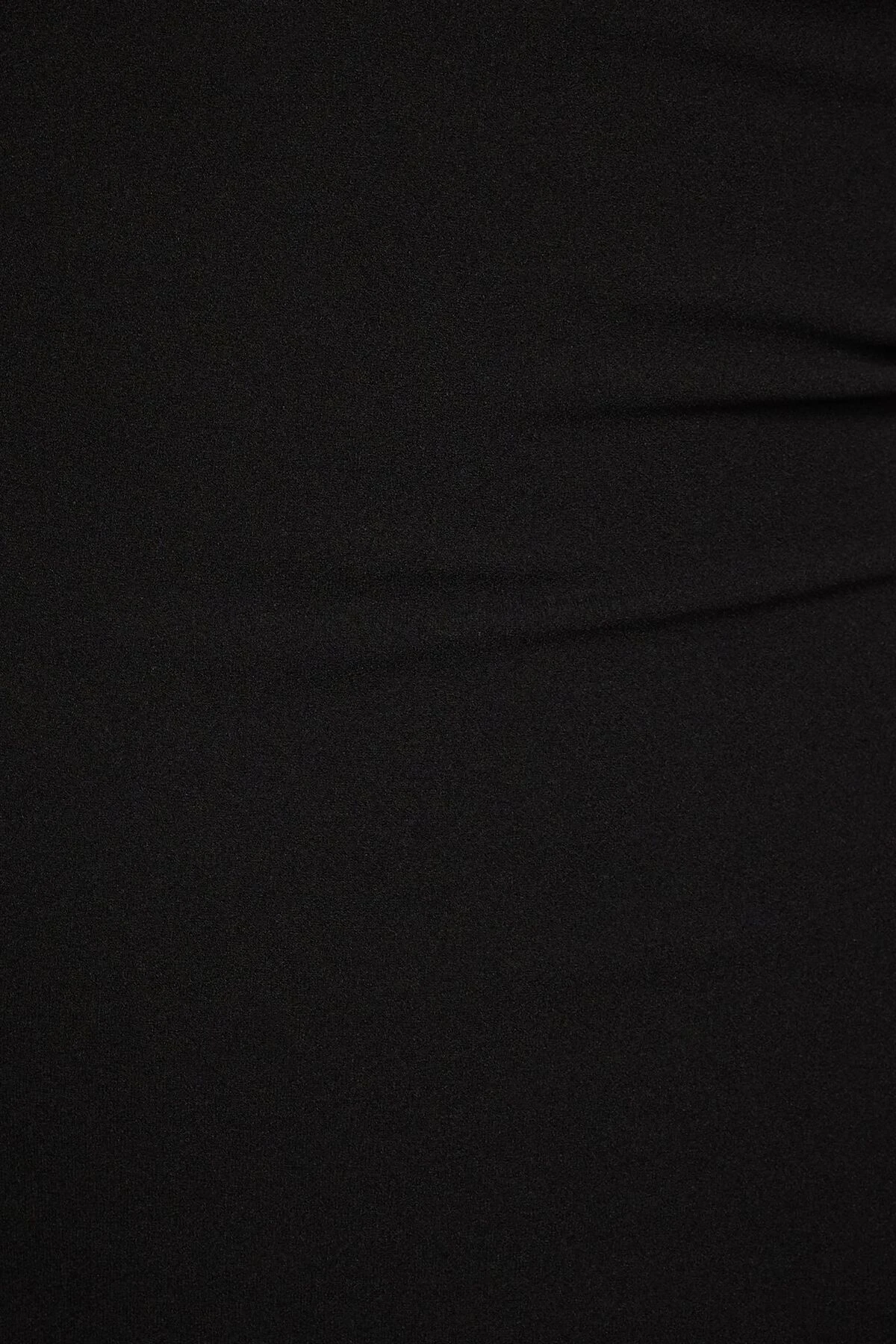 Dynamite V-Wire Midi Dress In Jet Black - Image 4