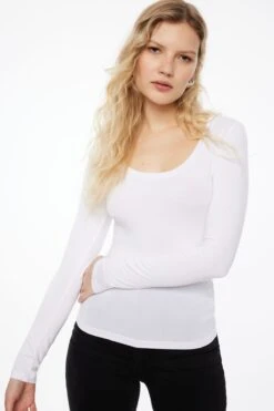 Dynamite Harlynn Long Sleeve Jersey Scoop Neck Top In Bright White