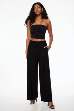 Dynamite Pleated Wide Leg Pants In Jet Black