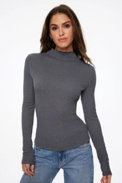 Dynamite Maisie Popcorn Textured Top In Turbulence Grey