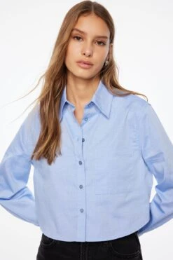 Dynamite Chambray Crop Shirt In Blue