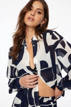 Dynamite Sheer Balloon Sleeve Blouse In Navy & Cream Abstract
