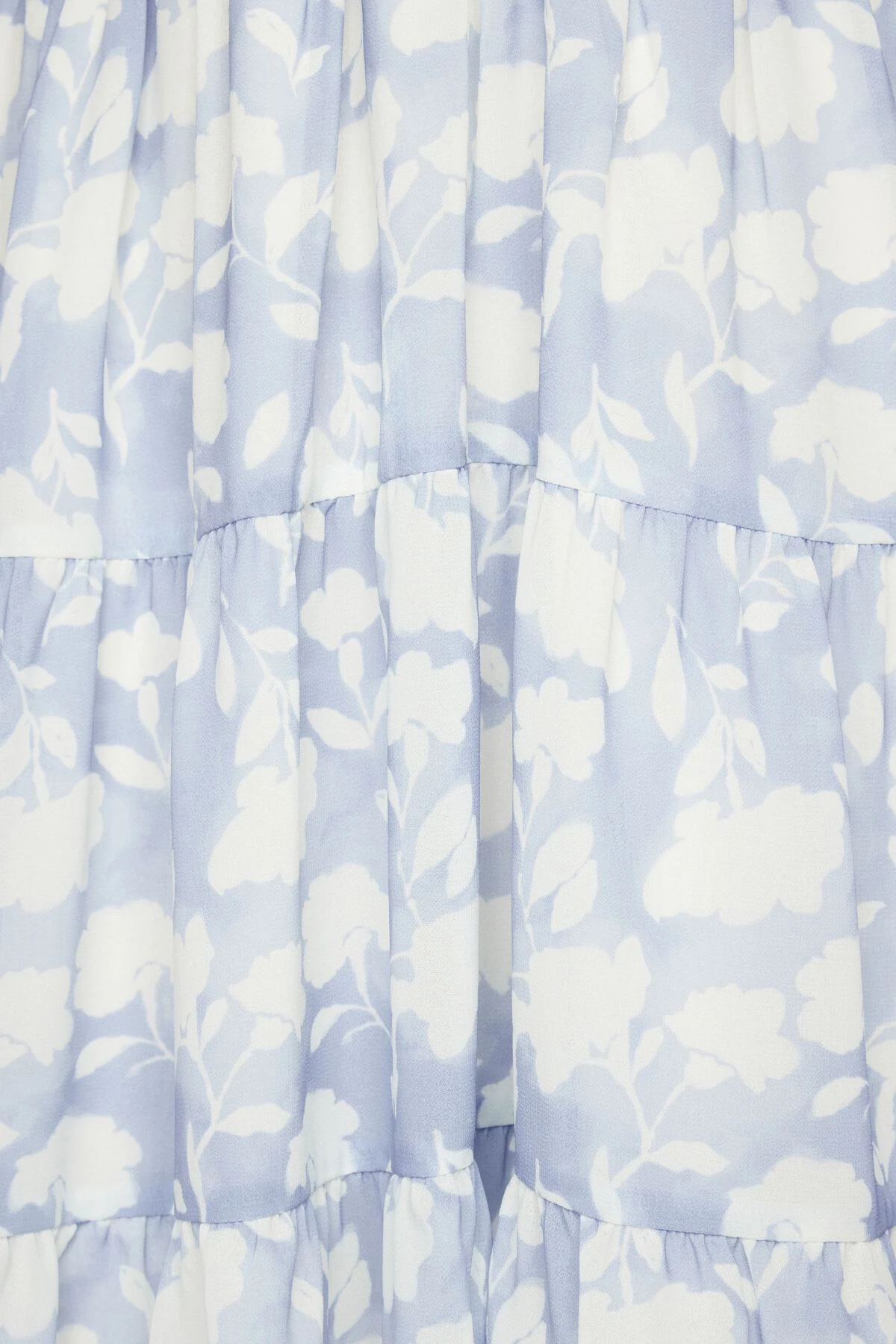 Dynamite Delphine Smocked Mini Dress In Blue & White Floral - Image 4